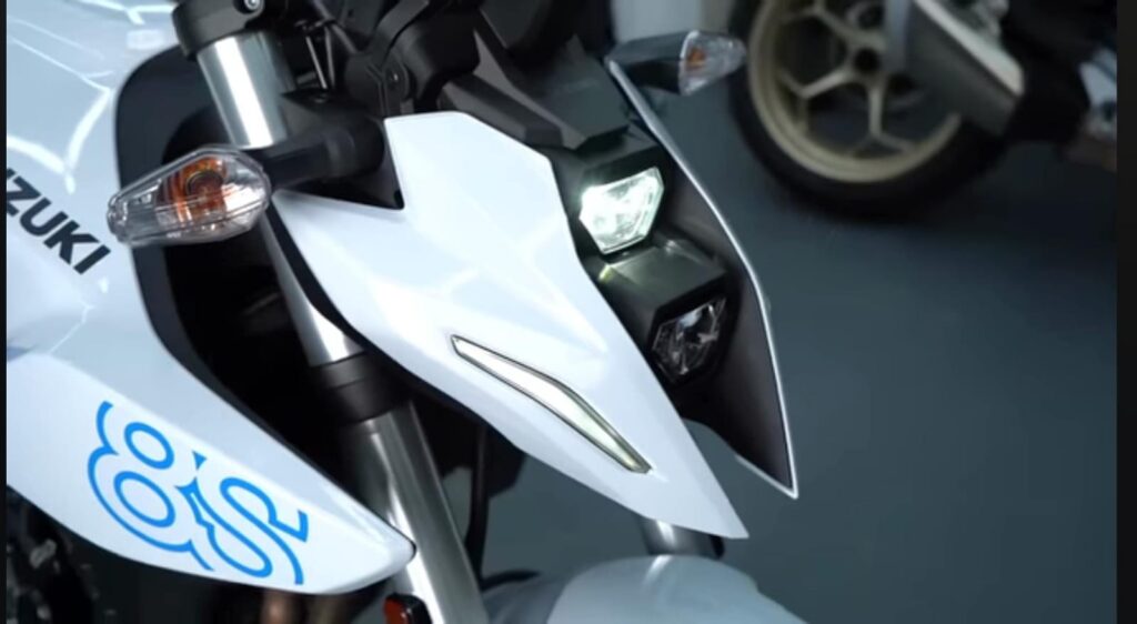 Suzuki GSX-8S Safety Features